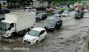 Jasa Marga Imbau Pengguna Jalan Antisipasi Beberapa Titik Genangan di Jalan Tol Milik Jasa Marga