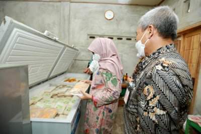 Bupati Banyuwangi Ipuk Fiestiandani dukung UMKM naik kelas (Frozen Fruit) buah Sirsak semakin di minati pasar global.