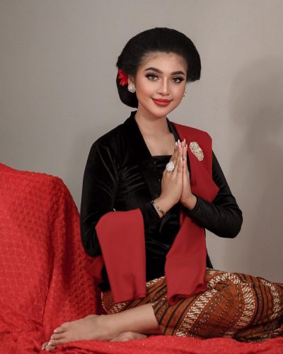 Celine Basalamah Perempuan Berdarah Aceh-Arab Tetap Profesional Pada Pekerjaan