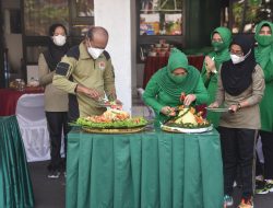 Danrem 072/ Pamungkas Merayakan Ulang Tahun dengan Potong Tumpeng