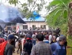 Sekelompok Masa Rusak Masjid Ahmadiyah Sintang Aparat Kepolisian Menjamin Beri Perlindungan Jemaah Ahmadiyah