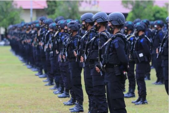Polda kalteng kirim dua kompi pasukan brimob amankan pon xx papua lyd