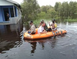 Danramil Pahandut Intruksikan Babinsa Cek Kondisi Wilayah Binaan Terdampak Banjir