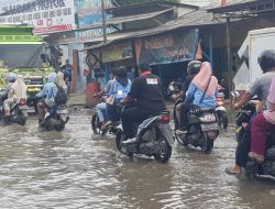 Warga Pengguna Jalan Raya Pasar Kemis Tangerang Keluhkan Jalan Rusak dan Menunggu Perbaikan