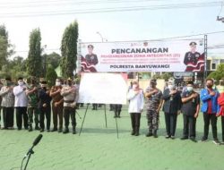 Kapolresta Banyuwangi Kombes Pol Nasrun Pasaribu Gelar Apel Pencanangan Pembangunan Zona WBK Menuju WBBM