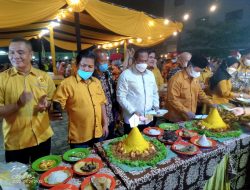 Puncak HUT Ormas MKGR Ke-62, DPC Ormas MKGR Kabupaten Bekasi Gelar Santunan 100 Anak Yatim & Potong Tumpeng