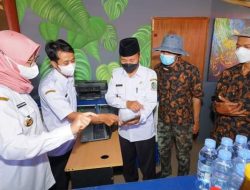 Bupati Banyuwangi Ipuk Fiestiandani Kunjungi Embung Kenitu Setail,Saat Program Bupati Ngantor di Desa