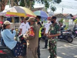 Cegah OMICRON Danramil Pesanggaran Kapten Makali Gelar Operasi Yustisi Masker