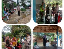 ANGGOTA POLSEK CIBALIUNG HIMBAU PENGUNJUNG WISATA KOLAM RENANG UNTUK SELALU PROKES