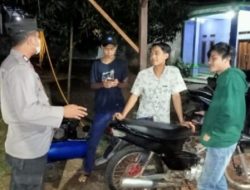 Polsek Cimanggu Bubarkan Kerumunan Saat Patroli Malam
