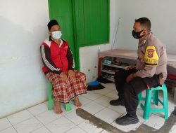 BHABINKAMTIBMAS POLSEK PANDEGLANG BRIPKA M IMADE.D.,SH MENGEDUKASI PROKES KE KETUA RT. 03 KP KADU BANEN