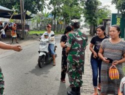 Anggota Posramil 0825/23 Tegalsari laksanakan Operasi yustisi dijalan raya  Kecamatan Tegalsari
