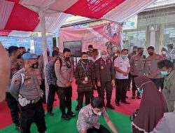 Bidpropam Polda Banten Amankan Kegiatan Kapolda Banten Tinjau Vaksinasi Serentak