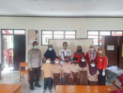 Kanit Bhinmas Monitoring Kegiatan Vaksin Anak di SDN 3 Nembol Kecamatan Mandalawangi