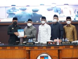 Walikota Bima Arya Sampaikan LKPJ Tahun 2021 di Sidang Paripurna DPRD