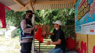 Bhabinkamtibmas Polsek Pandeglang sambangi warga secara dialogis untuk ciptakan situasi yang aman kondusif