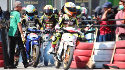 Kejuaraan Balap Motor Dalam Rangka Hari Bhayangkara ke-76 di Gor Sultan Syarif Abdulrahman