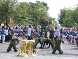 Kirab Drumband Taruna AAU Berlangsung Meriah di Malioboro