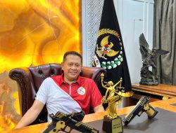 Ketua MPR RI Bamsoet Juara Pertama Best of The Best kelas Eksekutif Kejuaraan Menembak Jaksa Agung Cup 2022