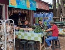 Melalui Komsos Babinsa Himbau Warganya Untuk Menjaga Keamanan Jelang Idul Adha