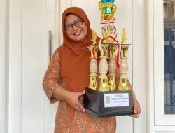Emmah Suhaimah.M.Pd Kepsek SMPN 32 Cipondoh Tangerang Juara sebagai  Kepsek Terbaik dan Berprestasi