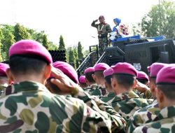 RESIMEN ARTILERI 2 MARINIR GELAR FARREWEL LEPAS KOMANDAN LAMA DAN SAMBUT KOMANDAN YANG BARU