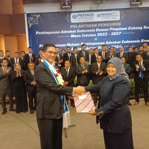 Polda Banten Hadiri Pelantikan Kepengurusan DPC PERADI  dan Pusat Bantuan Hukum Perhimpunan Advokat Indonesia Serang