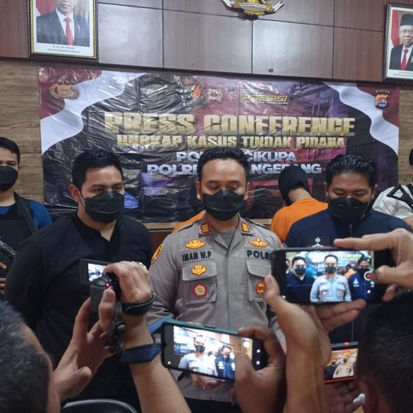 Polsek Cikupa Gelar Presscon Ungkap Kasus Pencurian Modus Pecah Kaca Mobil
