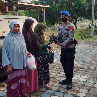 Ditpolairud Polda Banten Berbagi Di Jum”at Barokah Pada Kaum Duafa