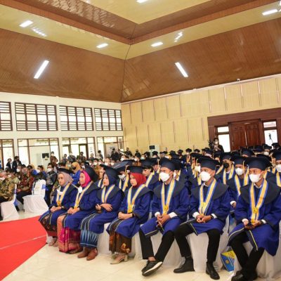 Kukuhkan 132 Wisudawan, Politeknik PU Lahirkan SDM Konstruksi yang Berdaya Saing Tinggi