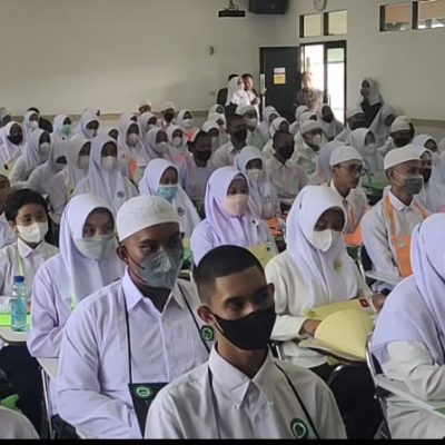 Luar Biasa STIKES Yarsi Pontianak Berikan Beasiswa Penuh Kepada Mahasiswa Penghafal Al-Qur’an