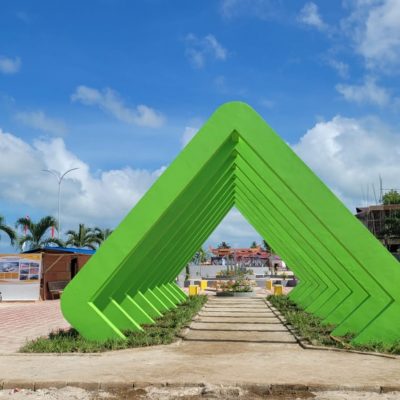 Tinjau Penataan Kawasan Pantai Kiom Kota Tual, Menteri Basuki Instruksikan Penambahan Pohon Peneduh