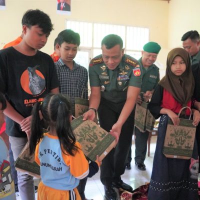Kunjungi MTs Pakis, Danrem 071/Wijayakusuma Siap Bantu Cerdaskan Anak Bangsa