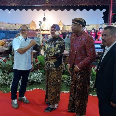 Dr. Yanto Pejabat MA Jadi Dalang di Festival Mie Bakso dan Bazar UMKM