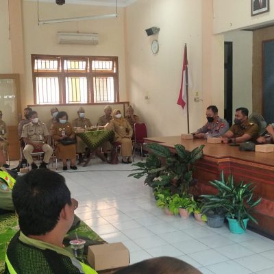 Wujud Nyata Sinergitas, Danramil 03 Serengan Hadiri Rapat Lintas Sektoral.