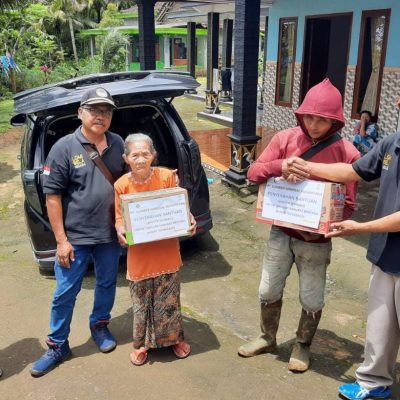 Tanggap Bencana, SMN Dan LGMI Salurkan Bahan Makanan