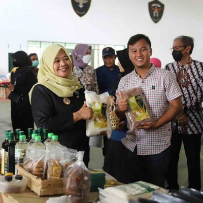Bupati Sleman, Kukuhkan Komisariat Daerah Petani Milenial Sleman.