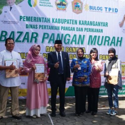 BUPATI RESMIKAN PASAR MURAH