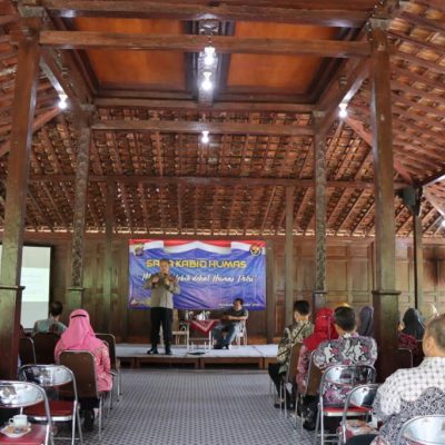 Kabid Humas Polda DIY, Menyapa Kepala Sekolah Dan Lurah Desa Di Kabupaten Sleman.