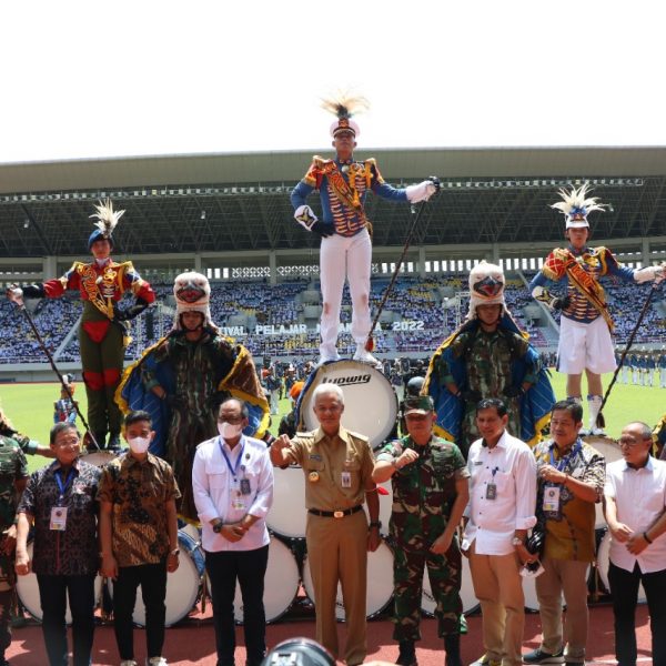DRUMBAND TARUNA AAU MERIAHKAN FESTIVAL PELAJAR NUSANTARA 2022