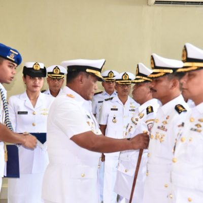 Danlantamal XII Laksma TNI Suharto Pimpin Acara Sertijab Kadiskum, Kadisbek dan Kadisfaslan Lantamal XII