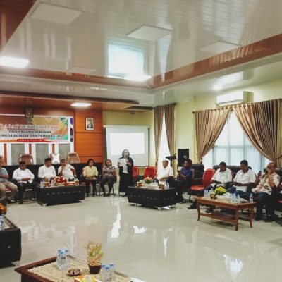 Kedua Anggota  DPRD Provinsi Maluku dan Anggota DPRD Kabupaten Maluku Tenggara,Menangis ketika Rapat dengan Tokoh Agama