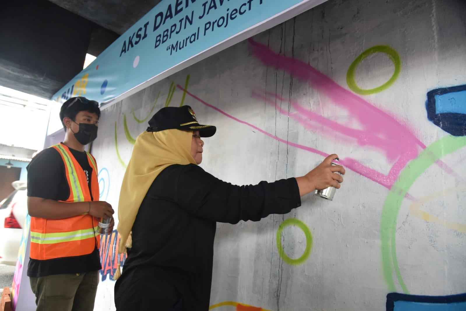 Bupati Sleman Bersama BBPJN DIY-Jawa Tengah Buat Mural Di Flyover Janti