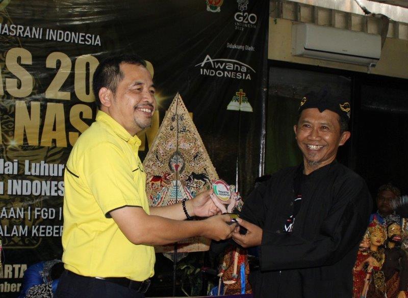 Pagelaran Wayang Golek Penebar Kasih oleh Dalang Abah Daniel, di Arena Rakernas Pewarna Indonesia