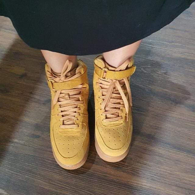 Aku dan sepatuku..