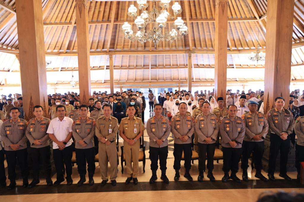 Kapolda DIY Bersama Bupati Gunungkidul,Membuka Pelatihan Tunas Unggul Handayani.