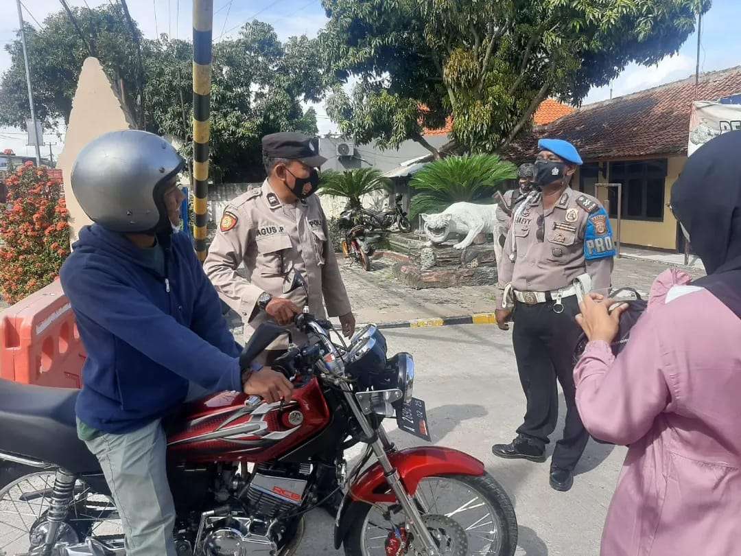 Tingkatkan Waspada, Polsek Cikande Perketat Siatem Pengamanan Kantor Polsek