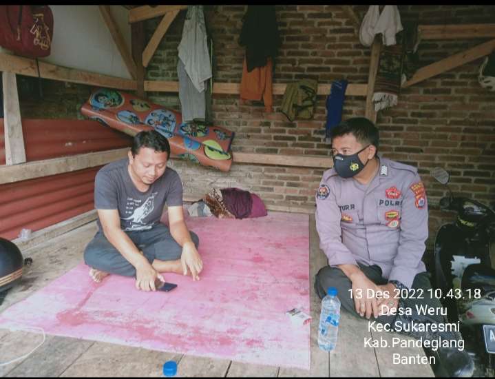 Bhabinkamtibmas Polsek Patia Sambang Desa Binaan