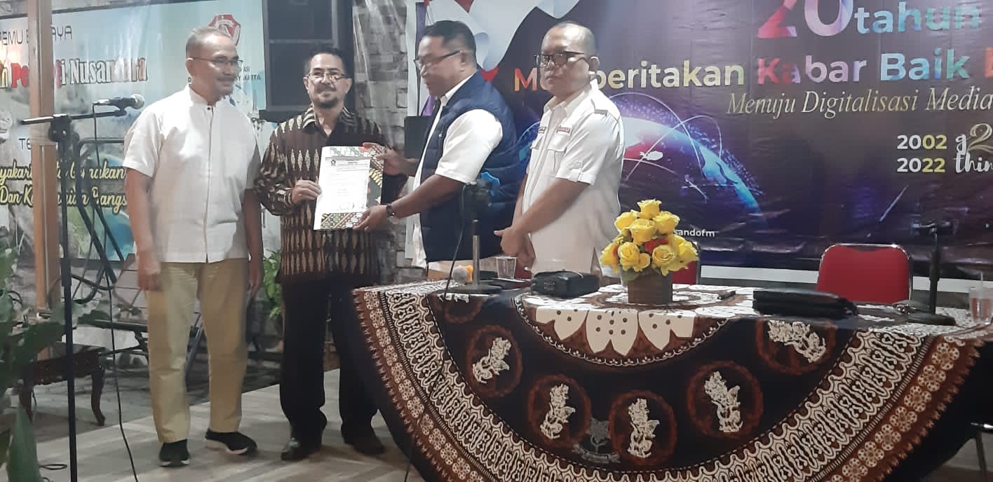 Ketua Umum DPP GEKIRA Serahkan Mandat Kepada Ketua DPD GEKIRA DIY