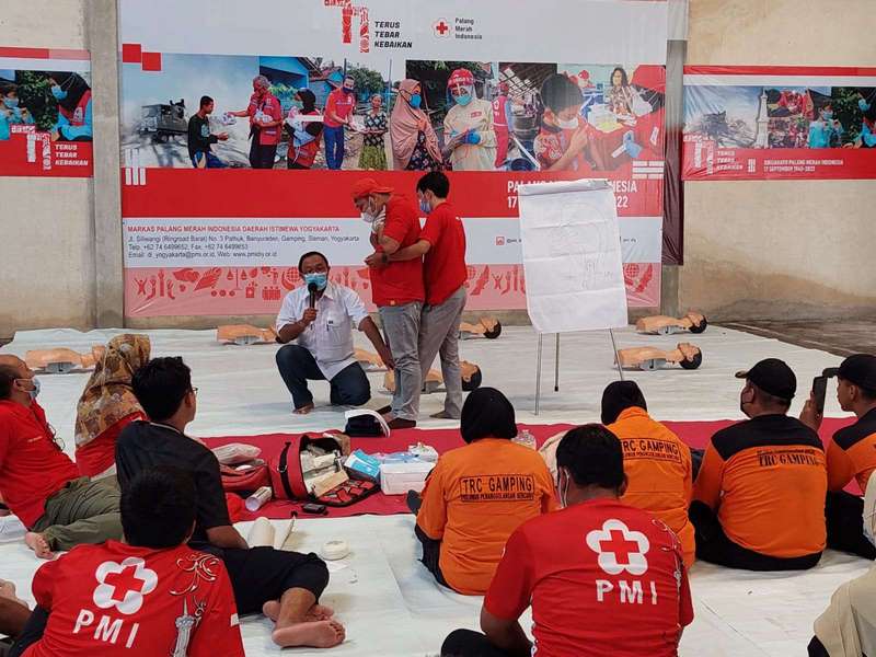 PMI DIY Siaga 24 Jam, Bersama Para Medis Kedaruratan dan Ambulance.